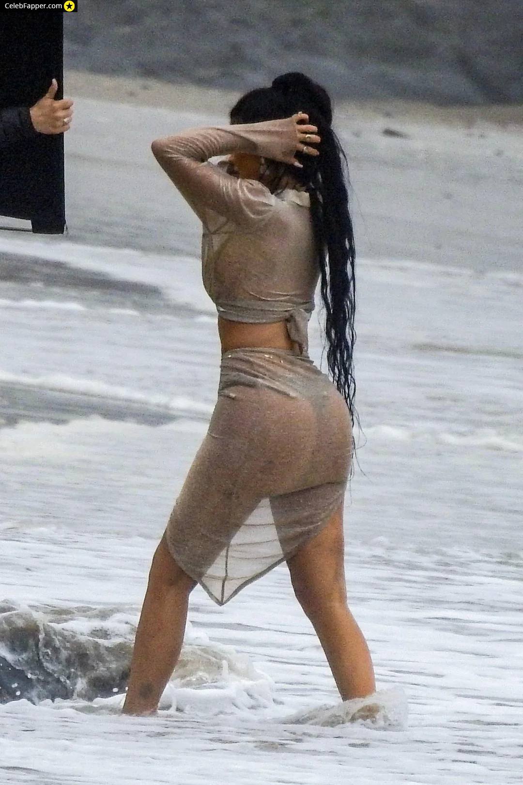 kylie jenner fap butt ass thong